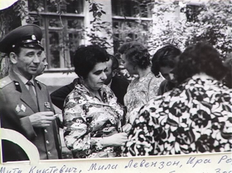 /Files/images/fotovospominaniya_vyipusknikov/storya/4.png